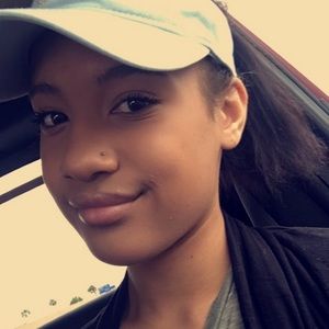 Meet your Posher, Halle